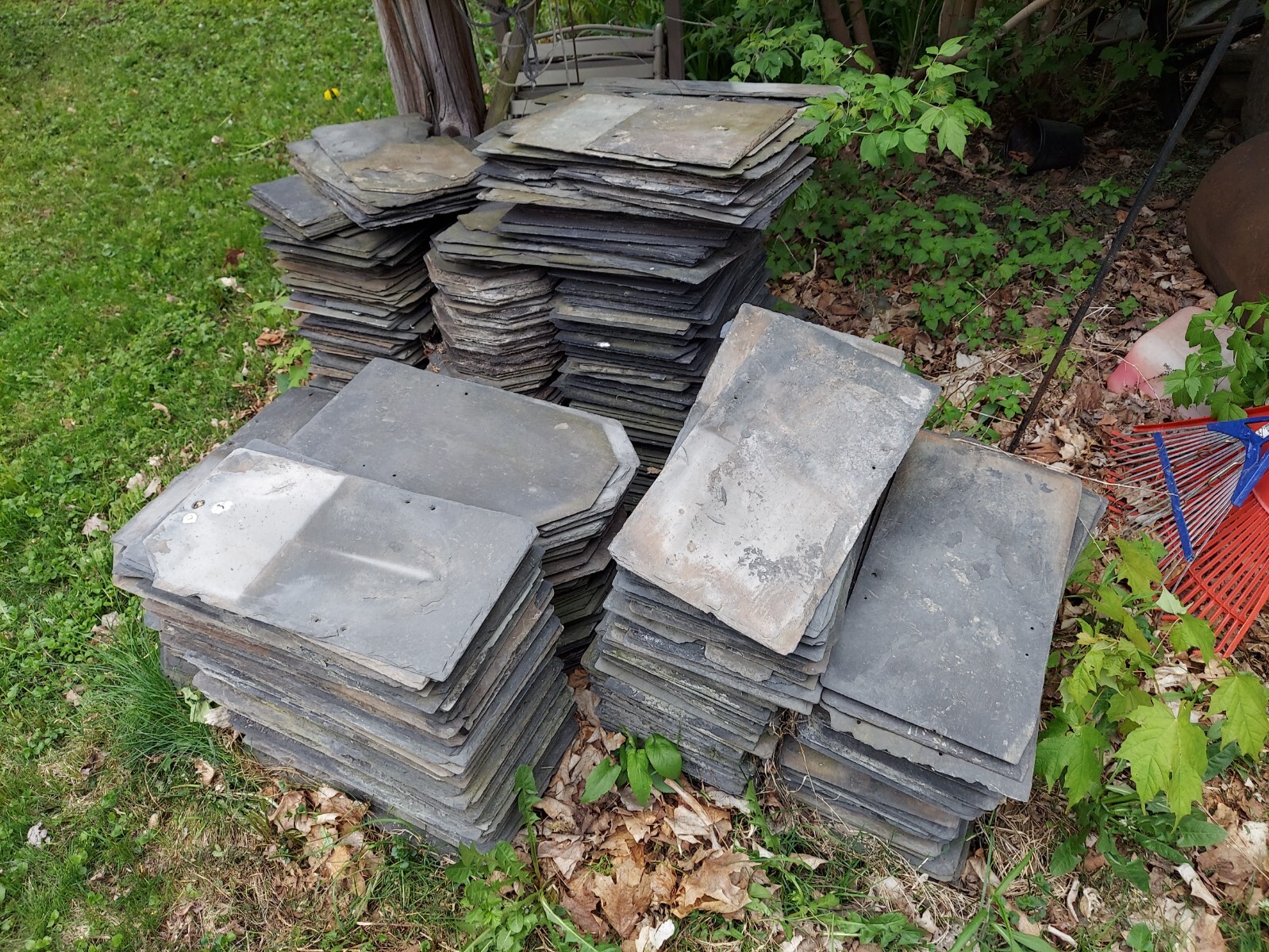 Slate Roof Shingles/Tiles – approx 250